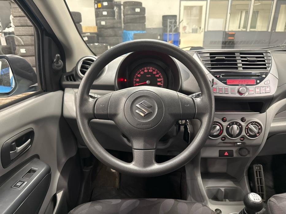 SUZUKI Alto 2011