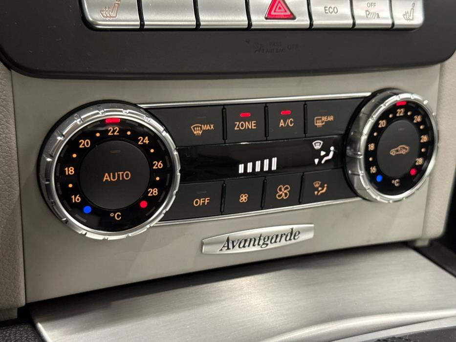 MERCEDES-BENZ C 2012