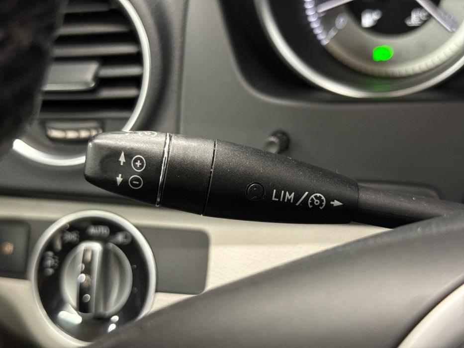 MERCEDES-BENZ C 2012