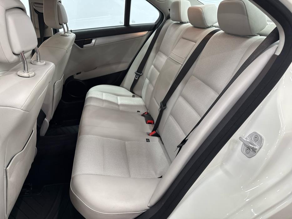 MERCEDES-BENZ C 2012