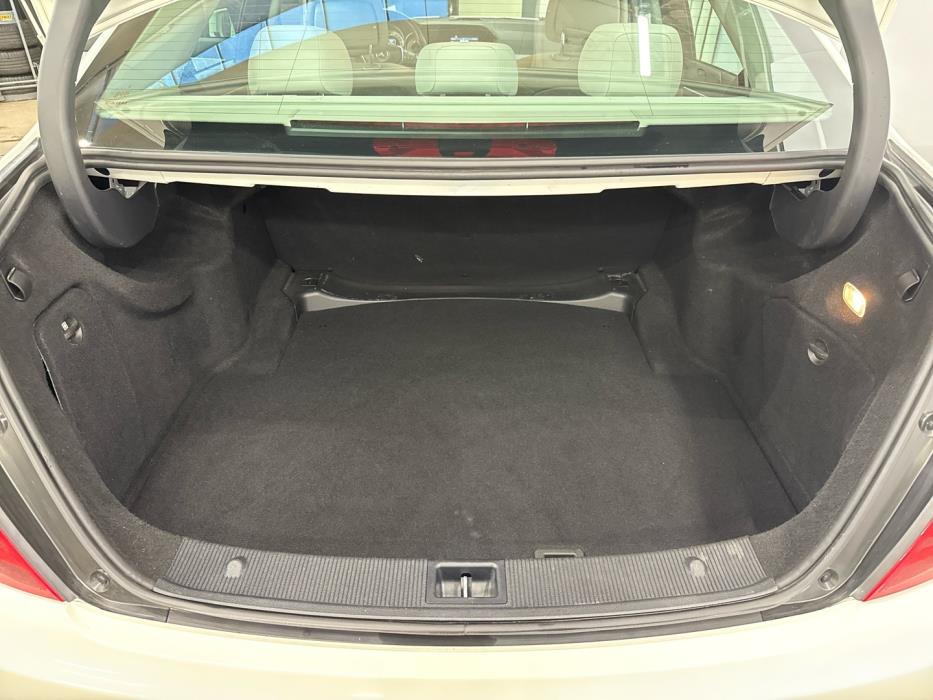 MERCEDES-BENZ C 2012