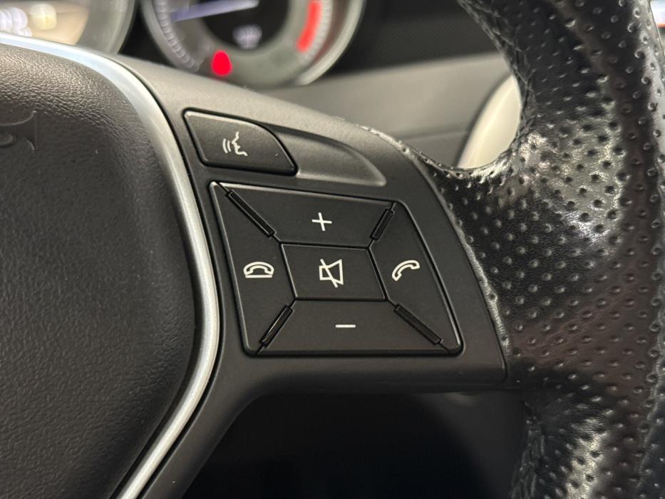 MERCEDES-BENZ C 2011