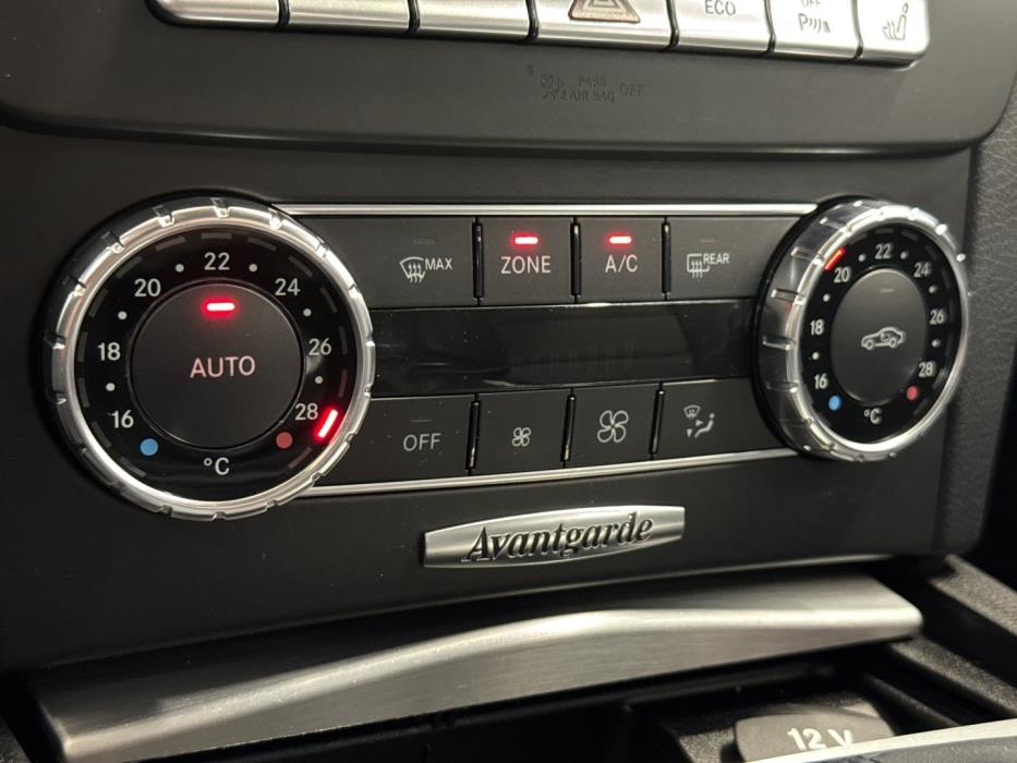 MERCEDES-BENZ C 2011