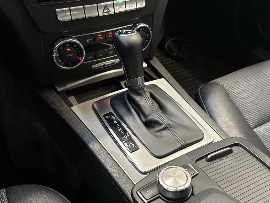 MERCEDES-BENZ C 2011