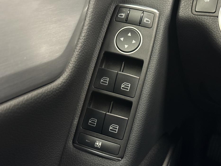 MERCEDES-BENZ C 2011