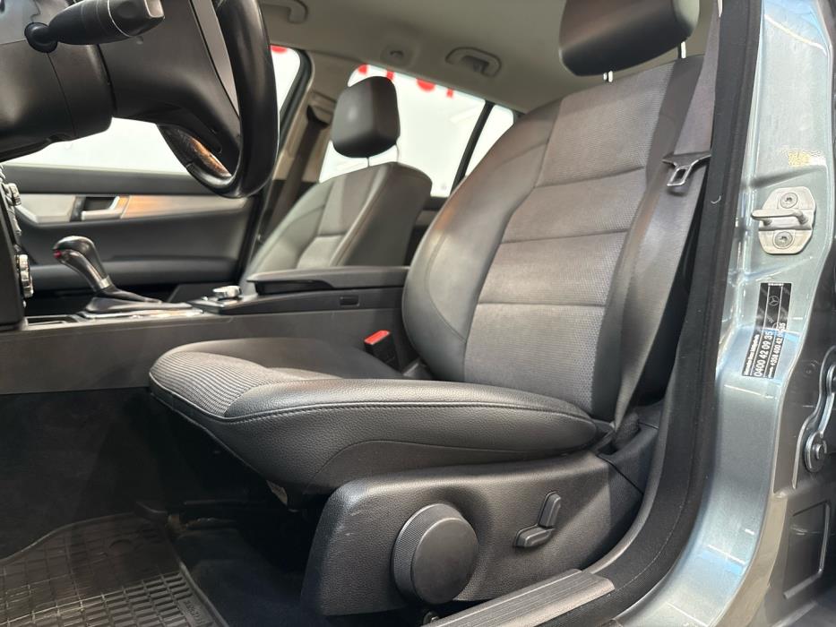 MERCEDES-BENZ C 2011