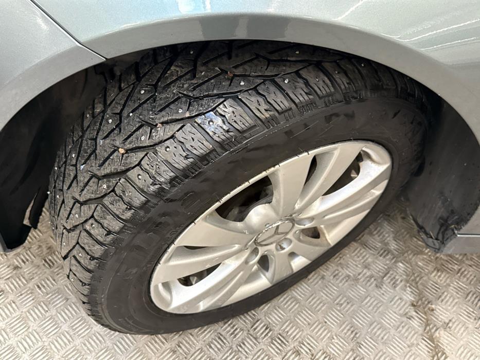 MERCEDES-BENZ C 2011