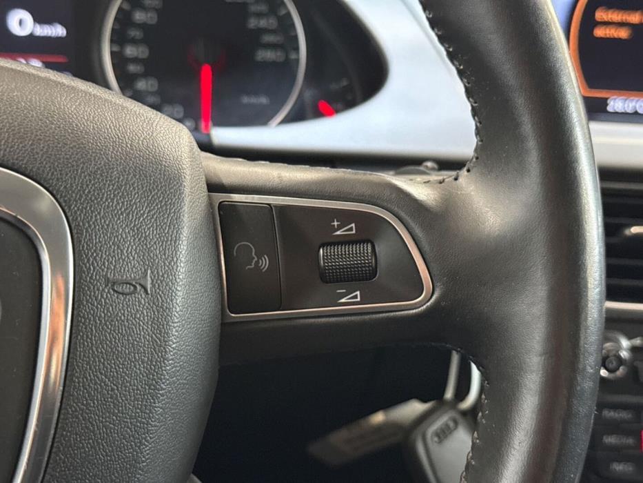 AUDI A4 2011