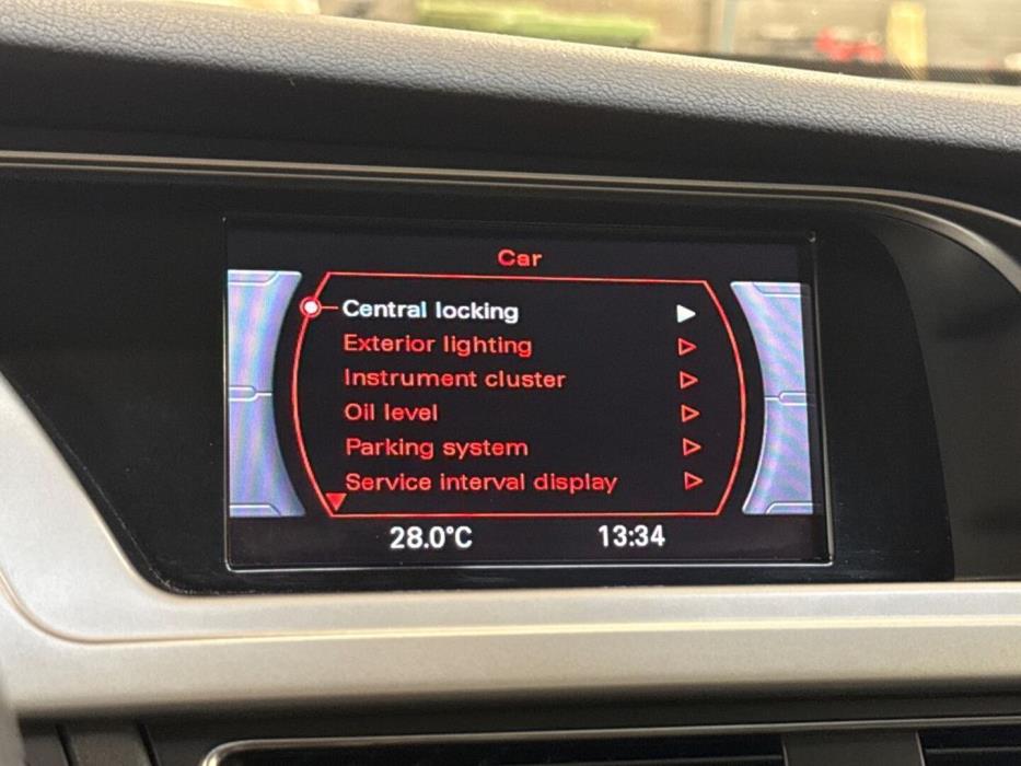 AUDI A4 2011