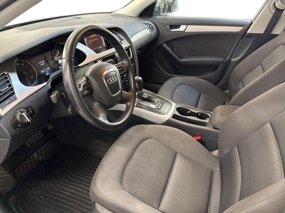 AUDI A4 2011