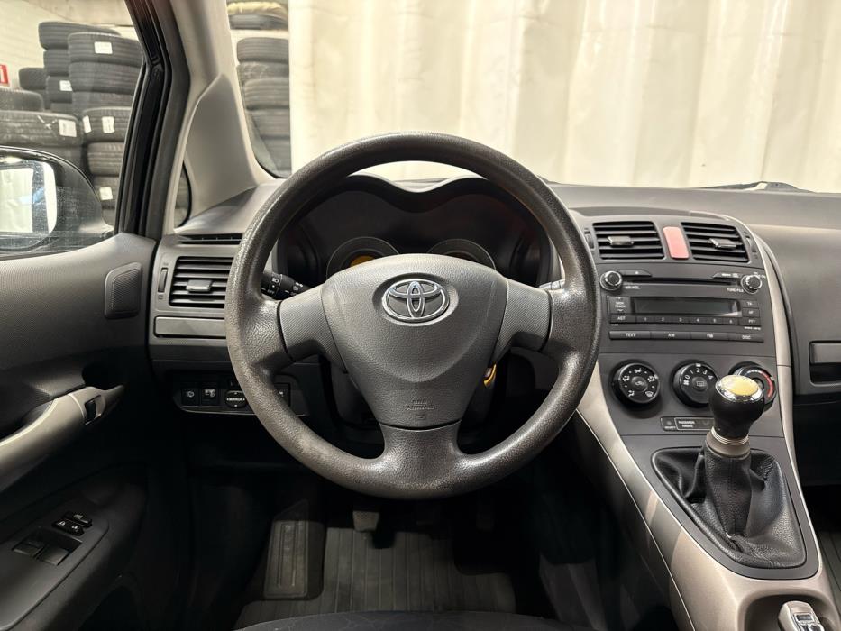 TOYOTA Auris 2007