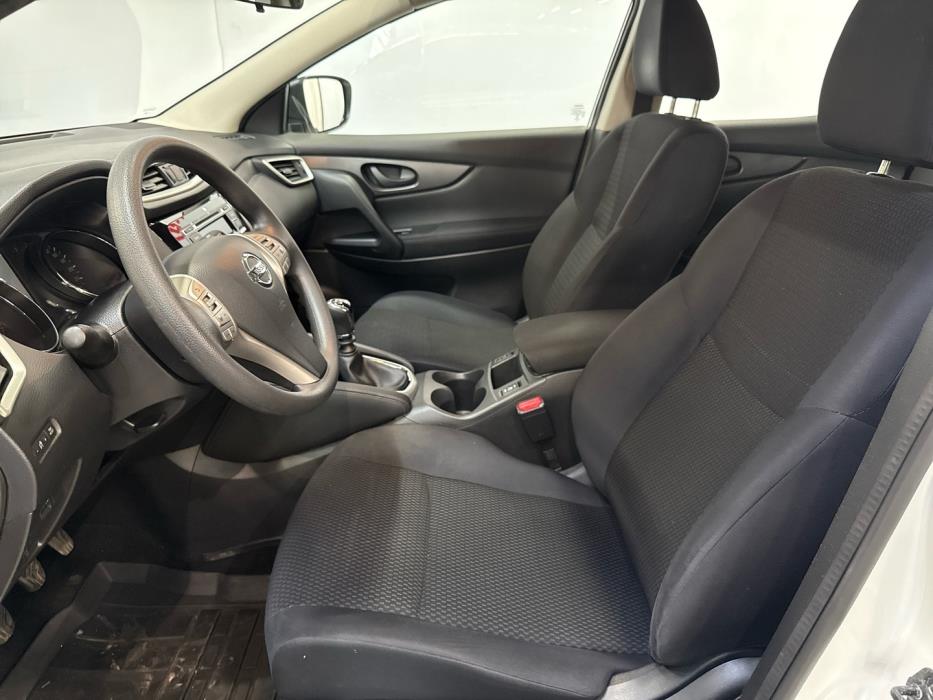 NISSAN Qashqai 2015