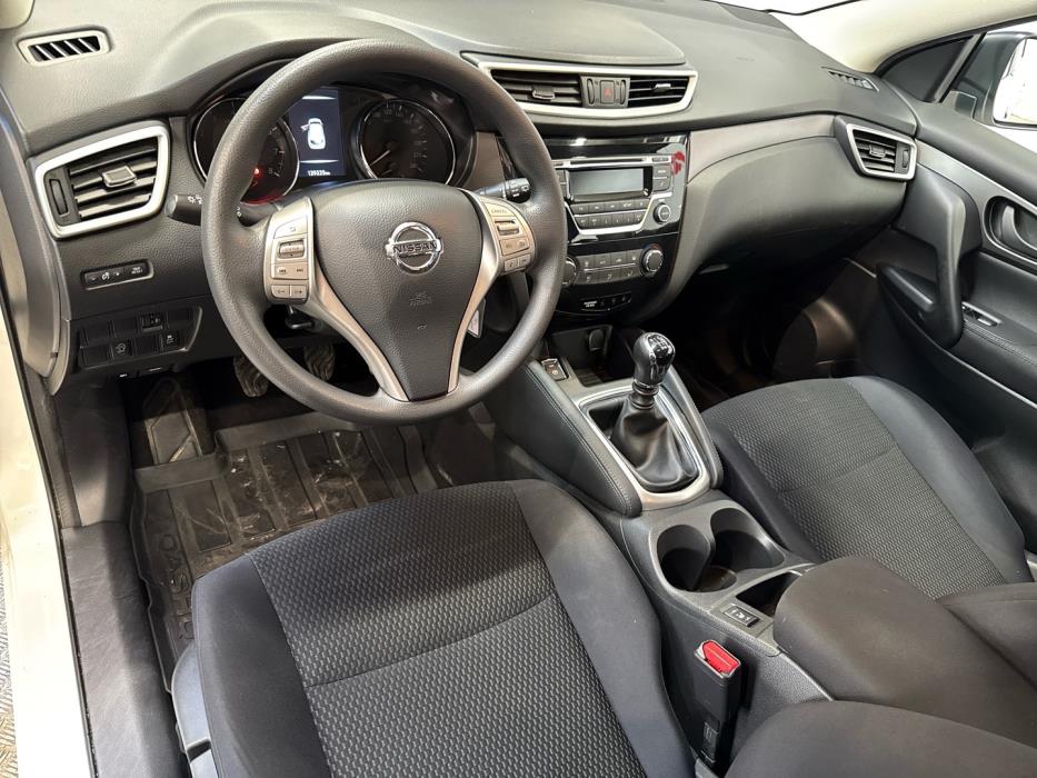 NISSAN Qashqai 2015