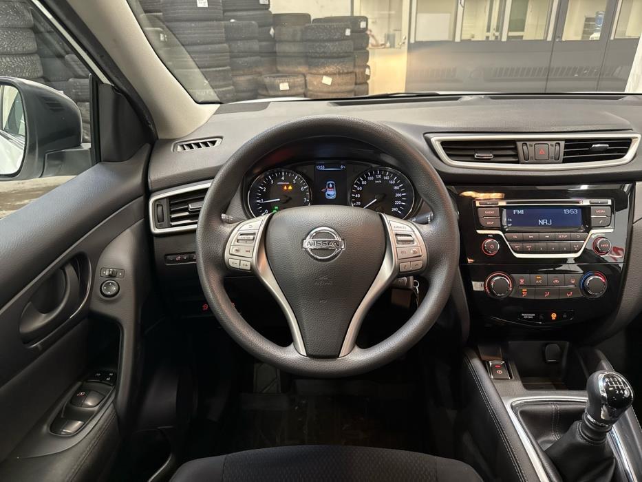 NISSAN Qashqai 2015