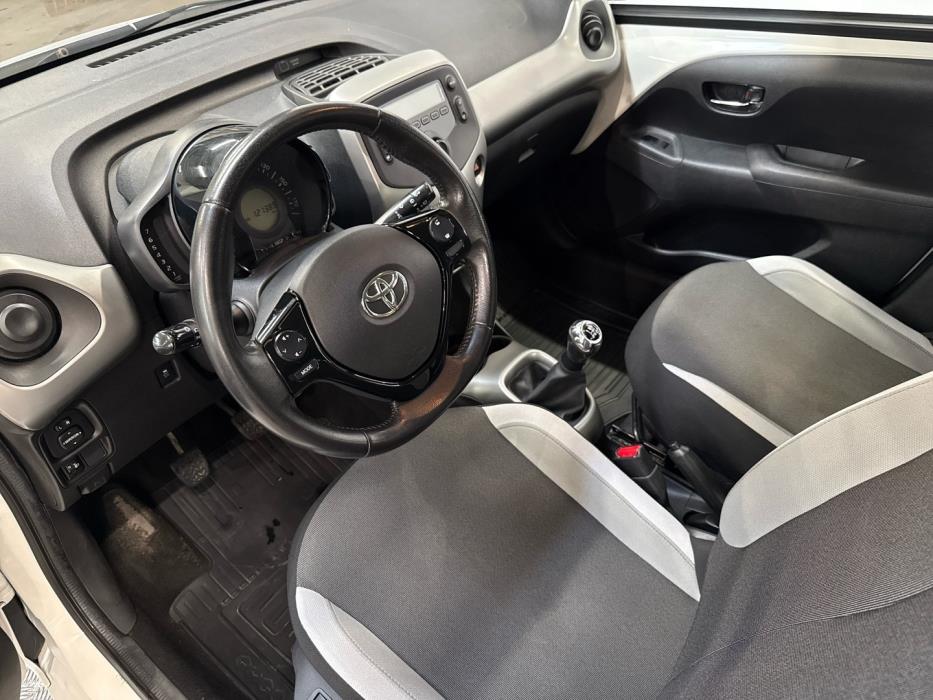 TOYOTA AYGO 2016
