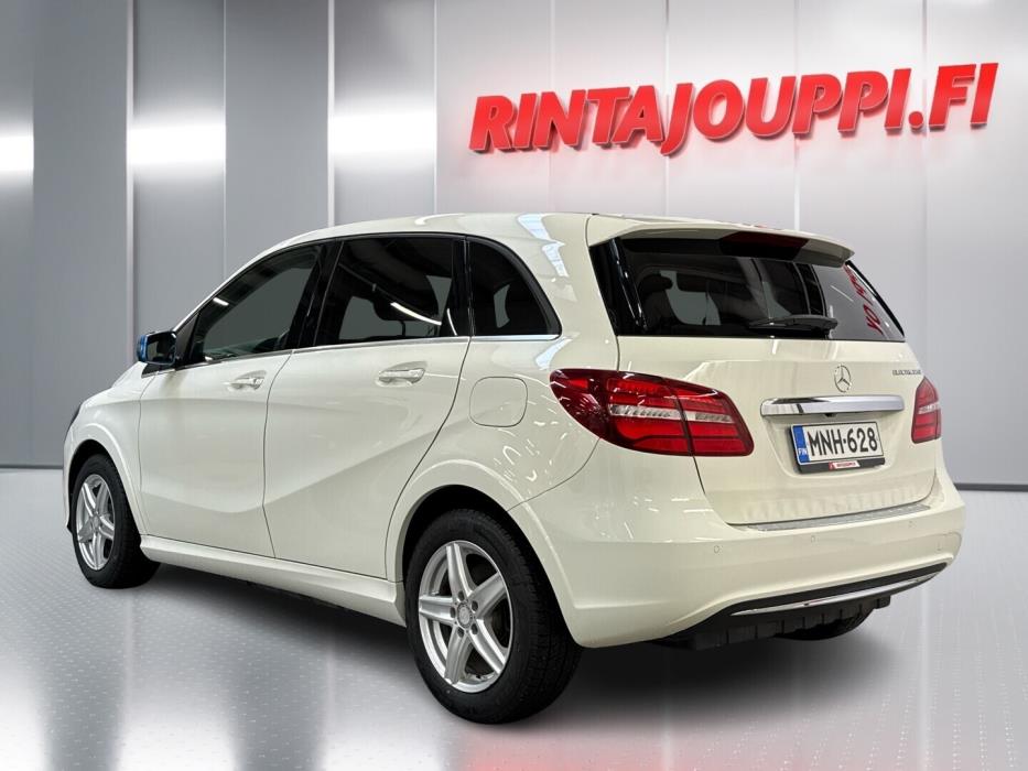MERCEDES-BENZ B 2016