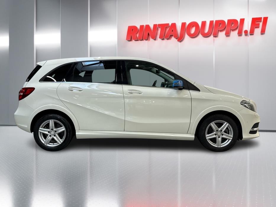 MERCEDES-BENZ B 2016