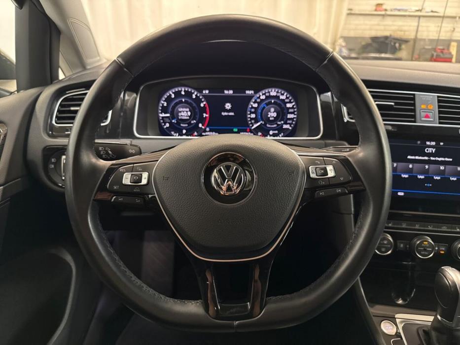 VOLKSWAGEN Golf 2018