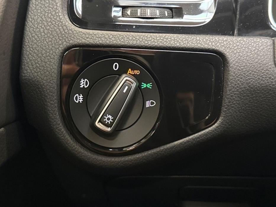 VOLKSWAGEN Golf 2018