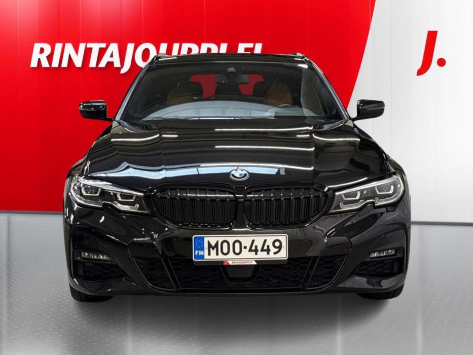 BMW 330 2021