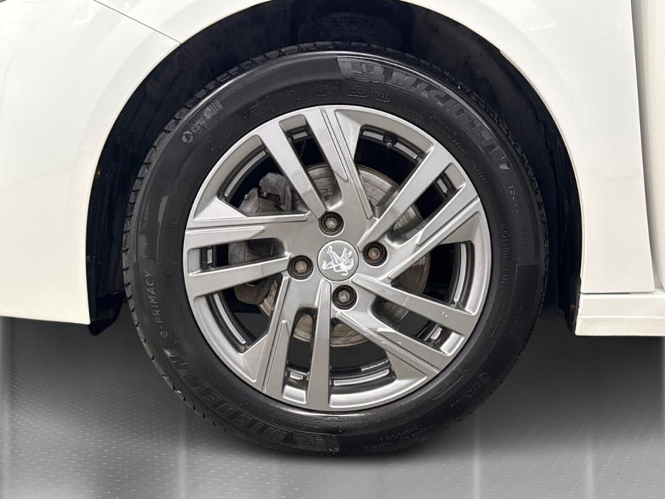 PEUGEOT 208 2022