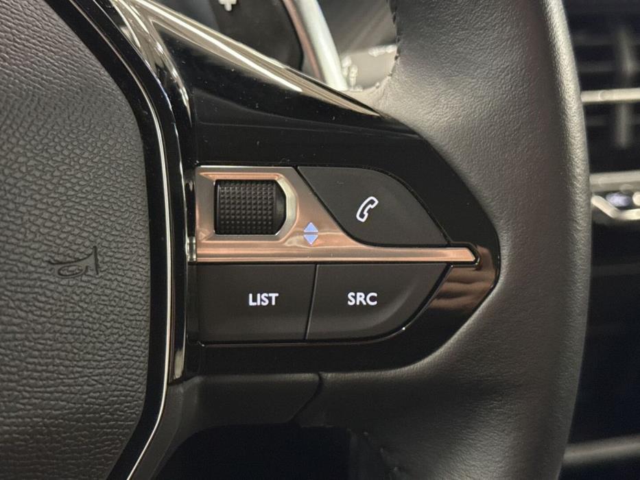 PEUGEOT 208 2022