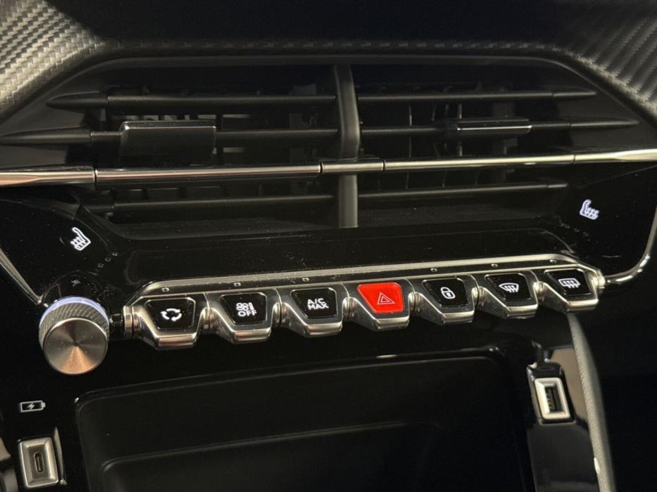 PEUGEOT 208 2022