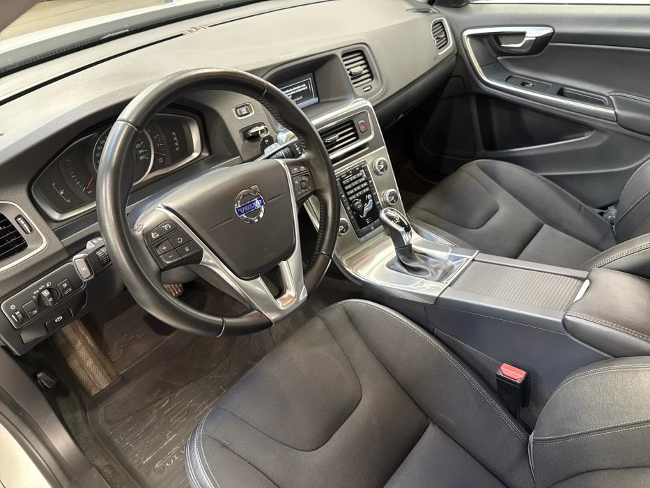 VOLVO V60 Cross Country 2016