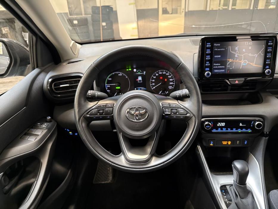 TOYOTA Yaris 2024
