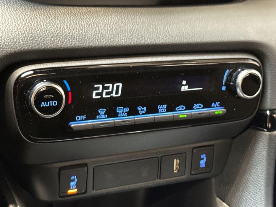 TOYOTA Yaris 2024