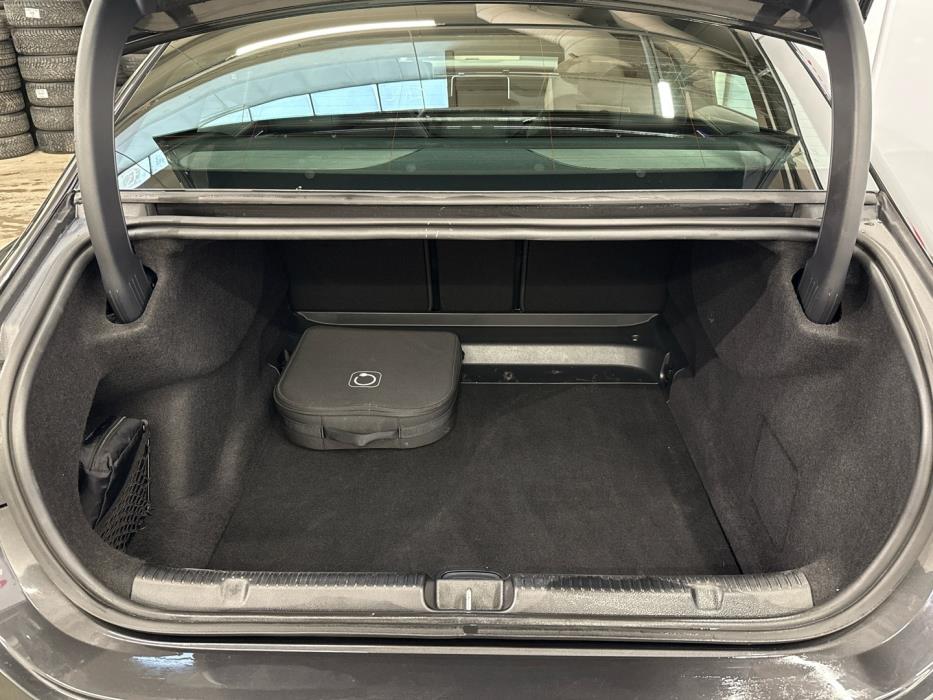 MERCEDES-BENZ EQE 2025