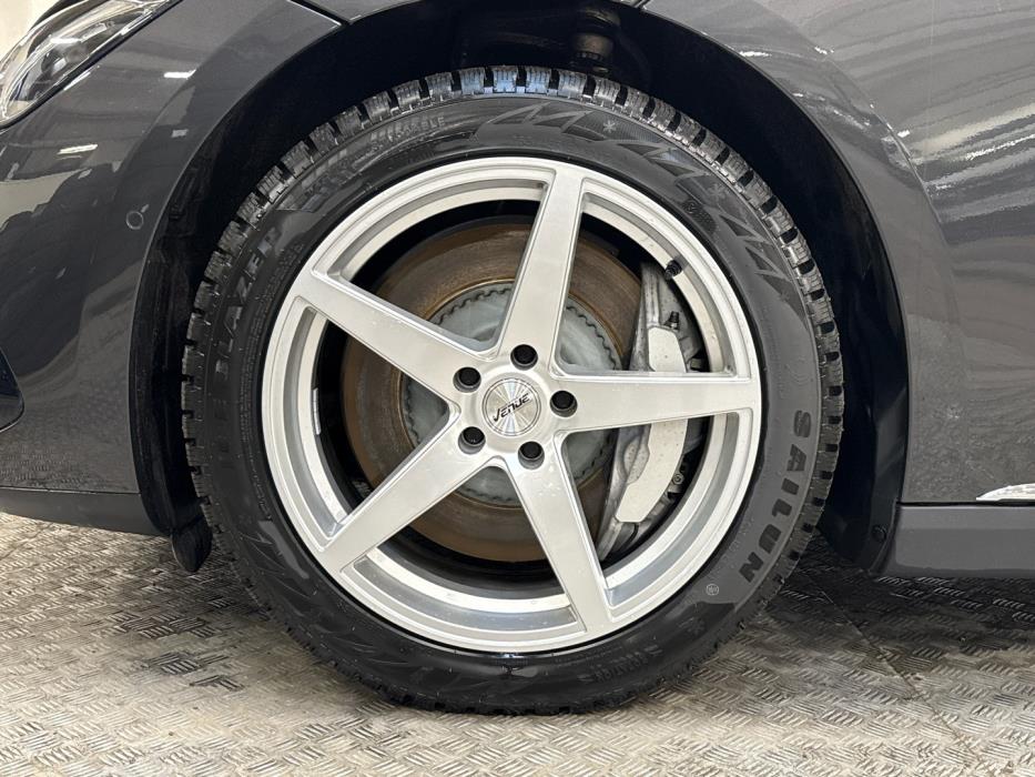 MERCEDES-BENZ EQE 2025