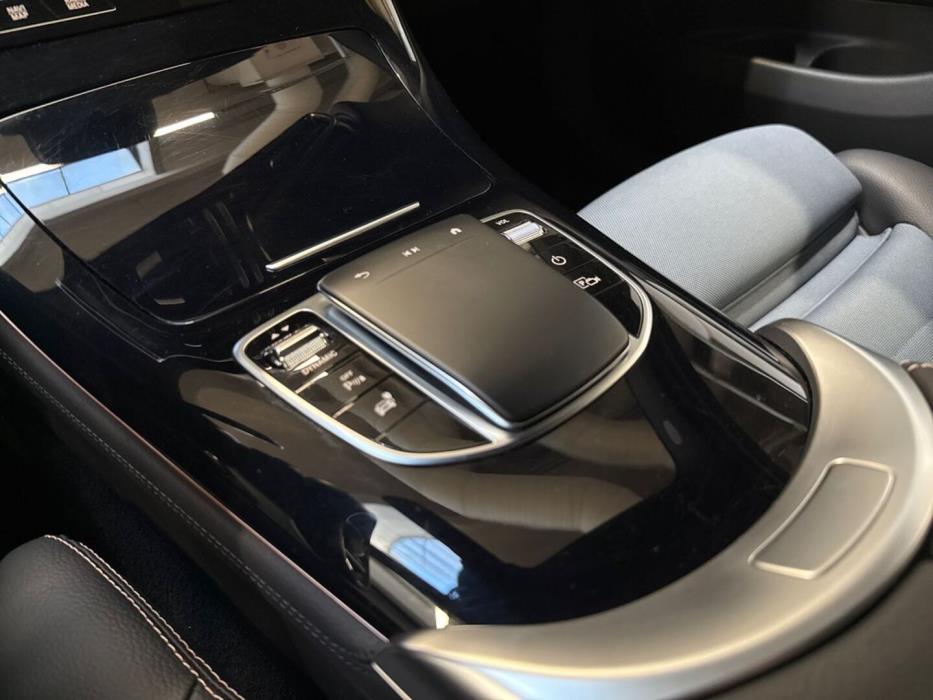 MERCEDES-BENZ EQC 2022