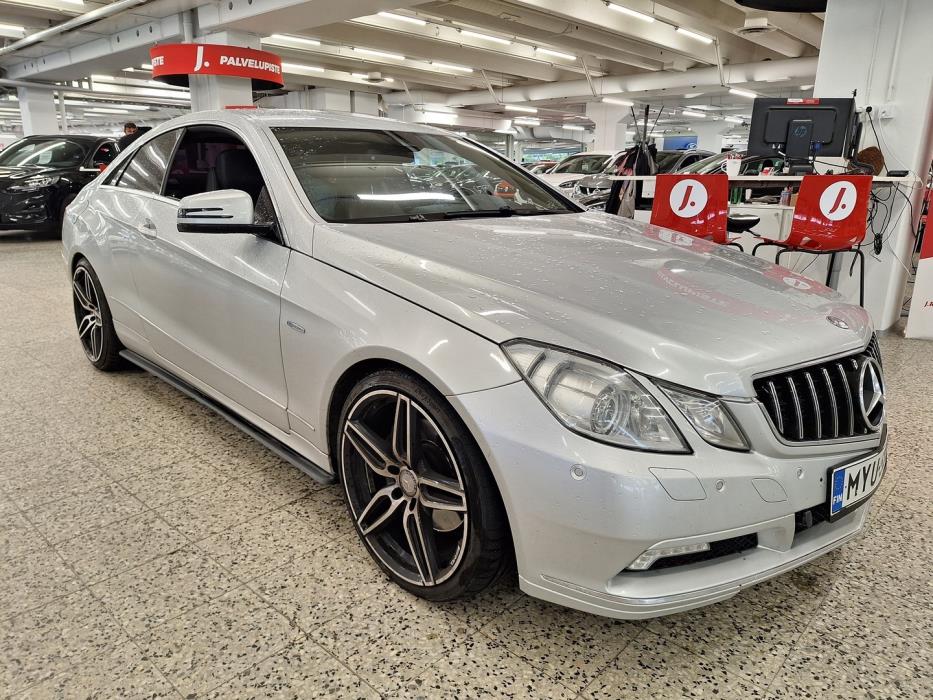 MERCEDES-BENZ E 2010