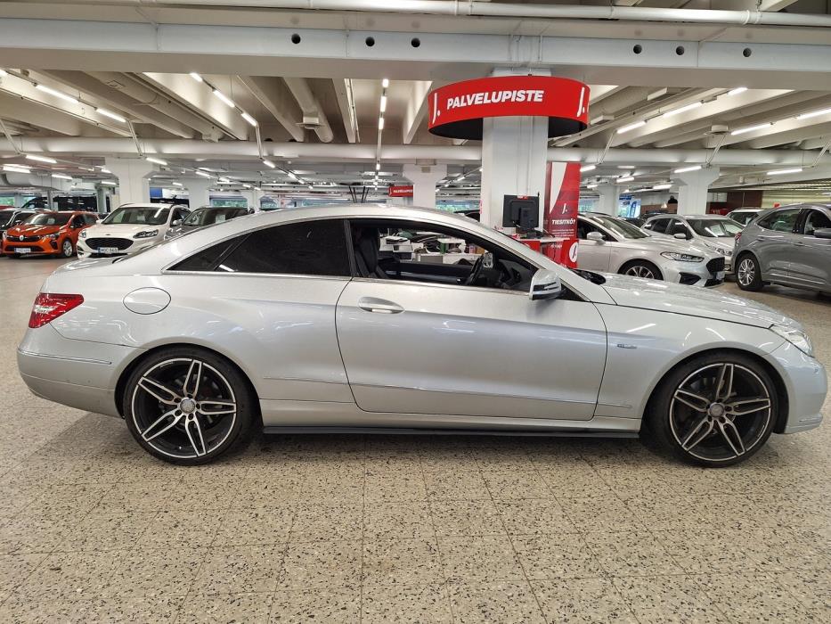 MERCEDES-BENZ E 2010
