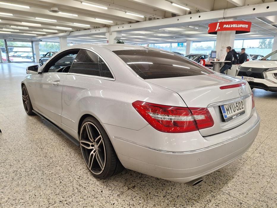 MERCEDES-BENZ E 2010