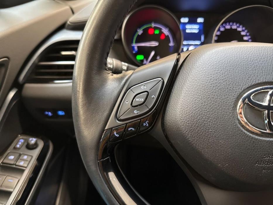 TOYOTA C-HR 2021