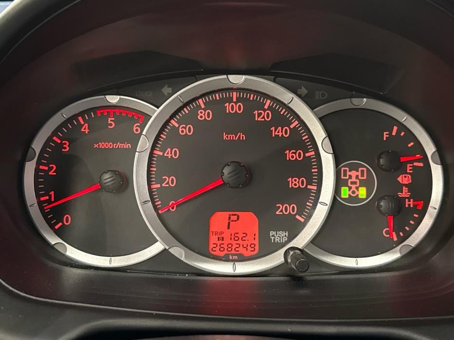 MITSUBISHI L200 2015