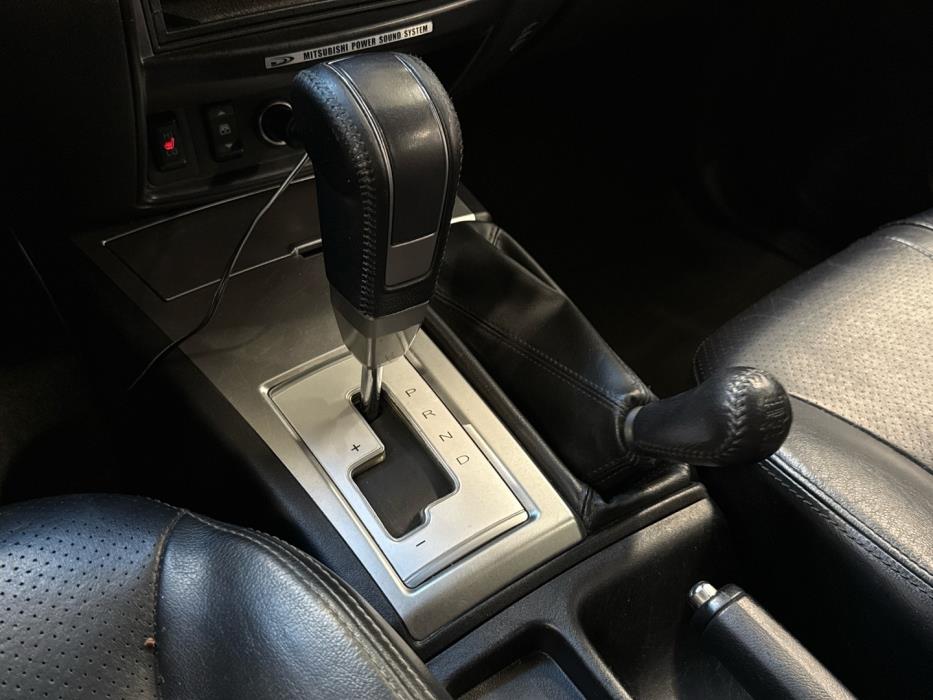 MITSUBISHI L200 2015