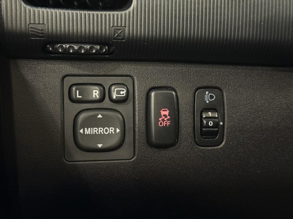 MITSUBISHI L200 2015