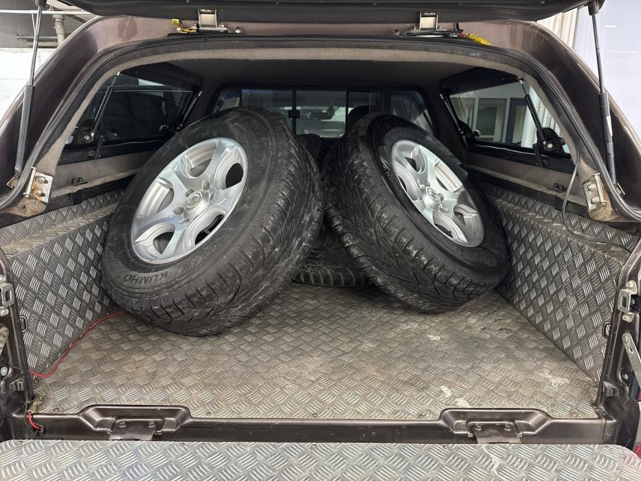 MITSUBISHI L200 2015