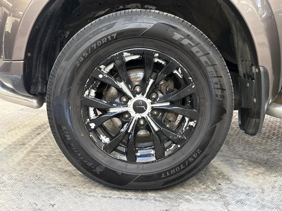 MITSUBISHI L200 2015