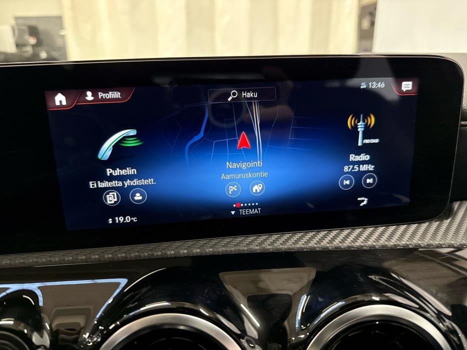 MERCEDES-BENZ A 2022