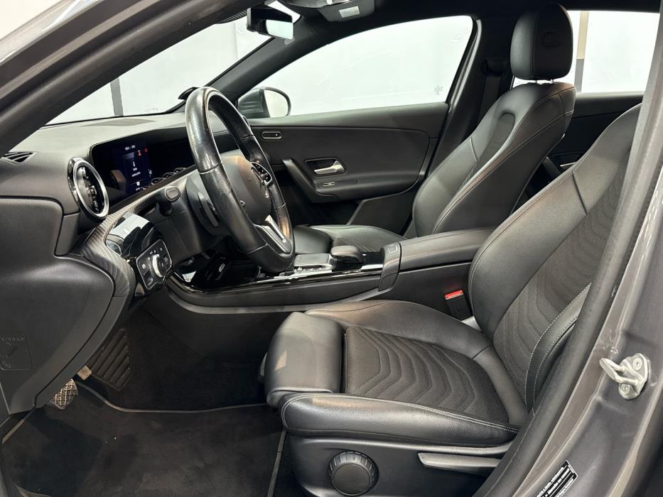 MERCEDES-BENZ A 2022