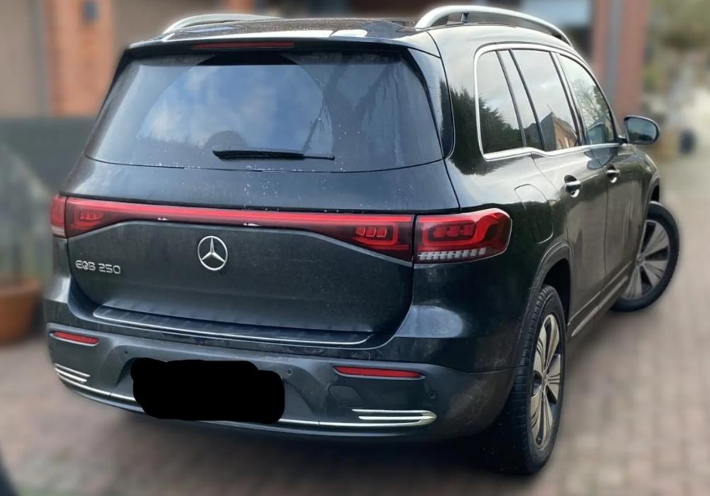 MERCEDES-BENZ EQB 2023