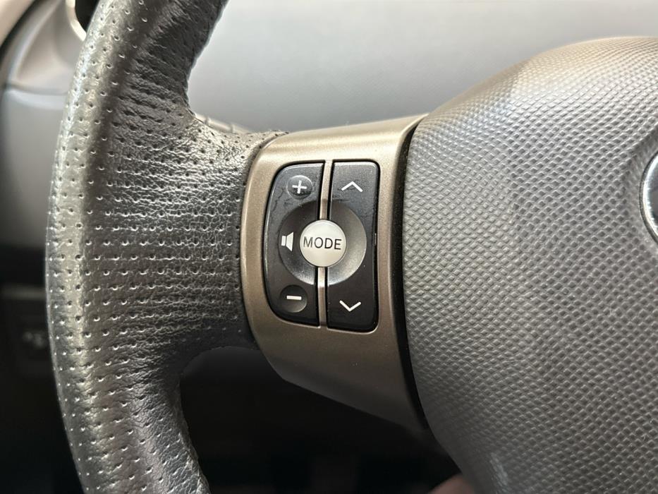 TOYOTA Yaris 2011