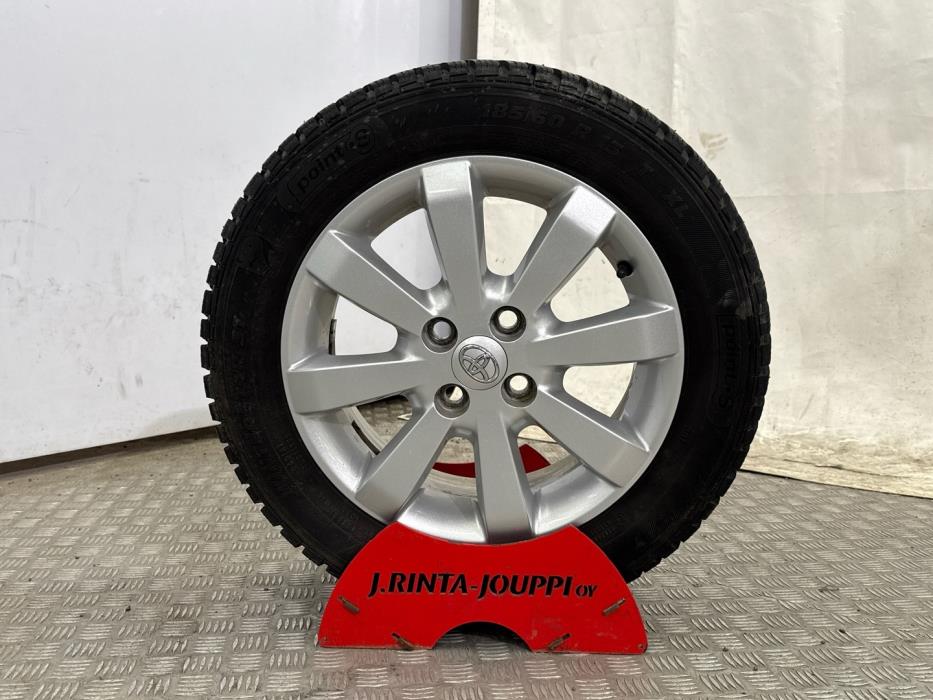 TOYOTA Yaris 2011