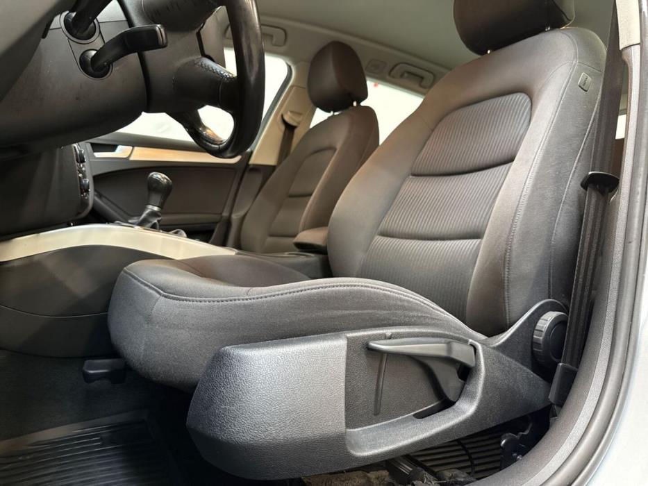 AUDI A4 2012