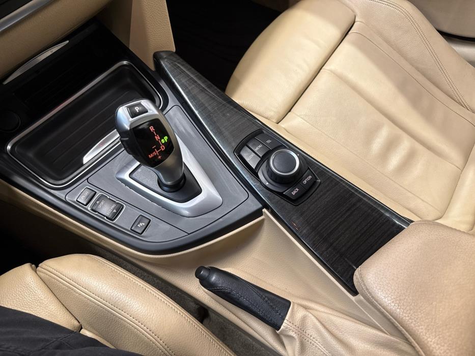 BMW 320 Gran Turismo 2013