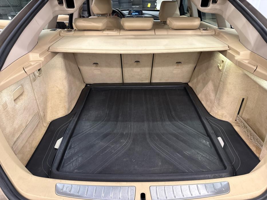 BMW 320 Gran Turismo 2013